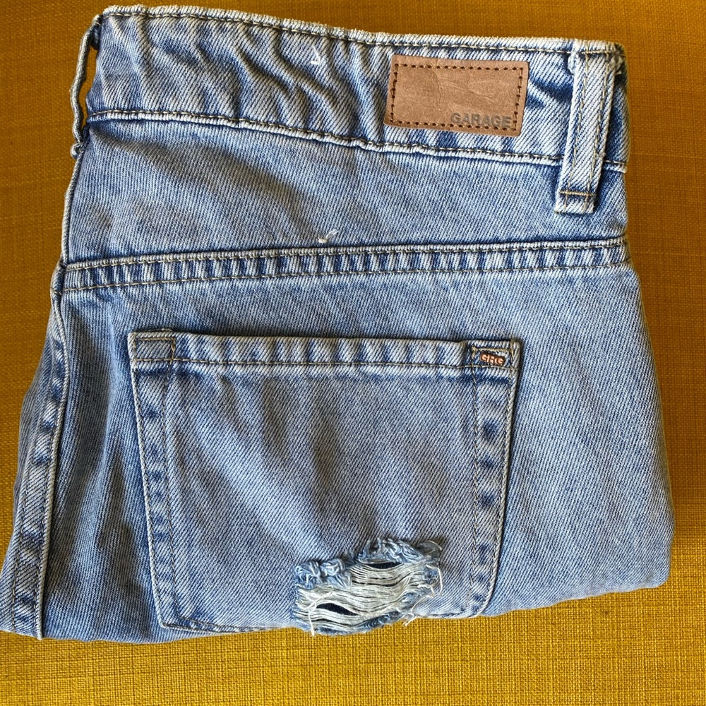 Size 5 Garage light wash Jeans!